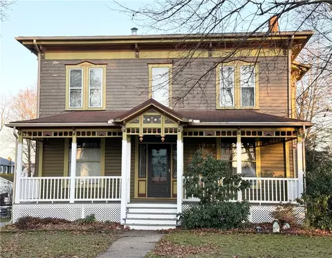14 Cayuga St, Auburn, NY 13021