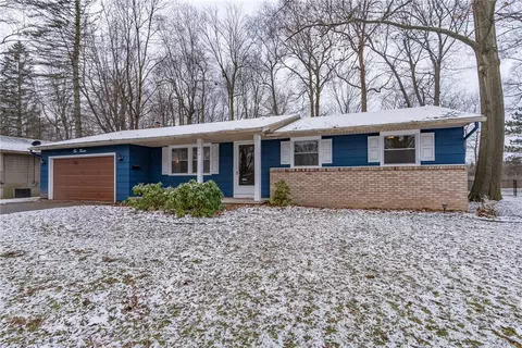 212 Courtly Cir, Greece, NY 14615