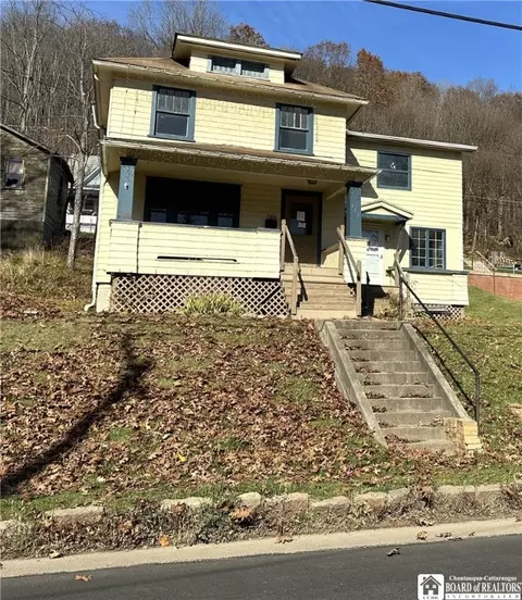 189 Jackson Ave, Bradford, PA 16701