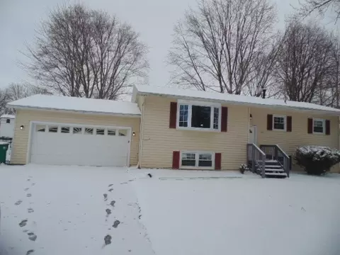 32 Evergreen Dr, Chili, NY 14624