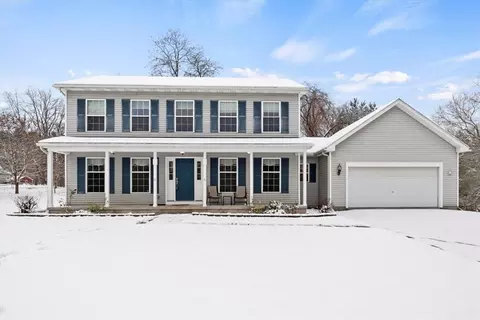 3 Bird Crossing Ln, Ogden, NY 14559