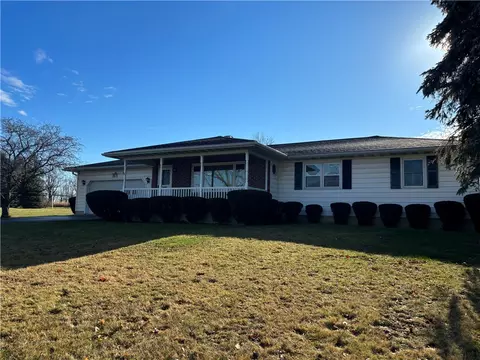 7812 E Main Rd, Le Roy, NY 14482