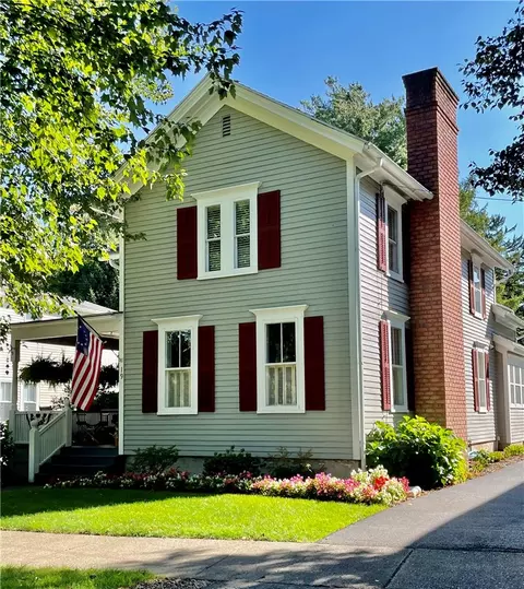 19 Lincoln Ave, Pittsford, NY 14534