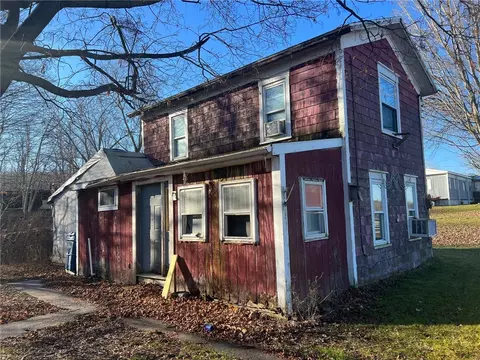 13032 W Church St, Savannah, NY 13146