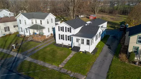 38 Swift St, Waterloo, NY 13165