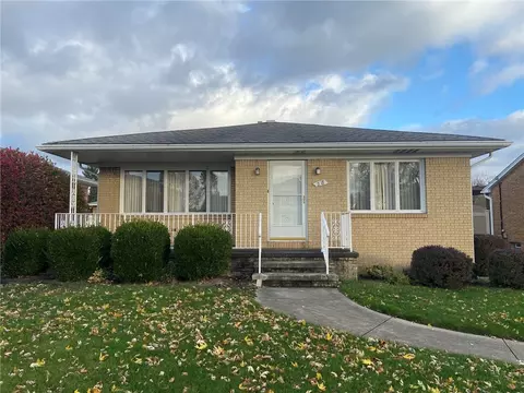 28 Wintergreen Pl, Lackawanna, NY 14218