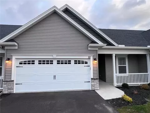 20 Timber Creek Trl, Gates, NY 14606