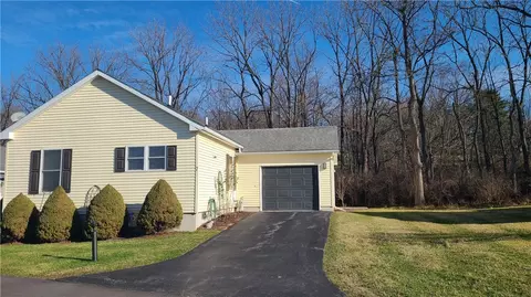 7 Spruce Acres, Benton, NY 14527
