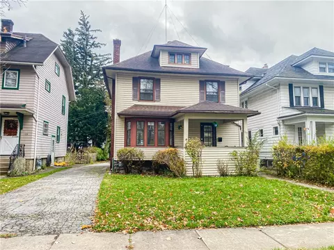 137 Kislingbury St, Rochester, NY 14613