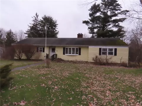 2 Beach Rd, Marcellus, NY 13108