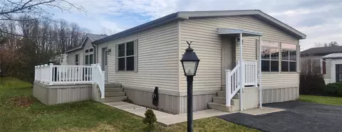 73 Picture Book Park Park, West Bloomfield, NY 14585