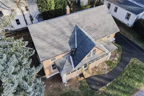 44 Broderick Dr, Irondequoit, NY 14622