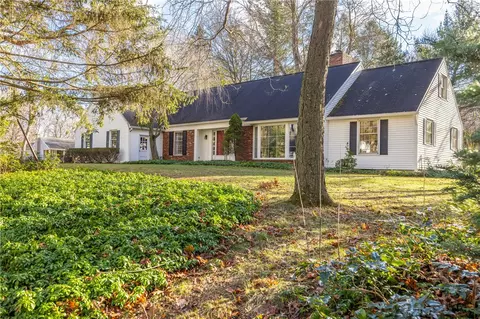 45 Huntington Hls S, Irondequoit, NY 14622