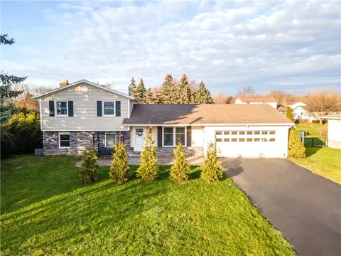 70 Statt Rd, Ogden, NY 14624