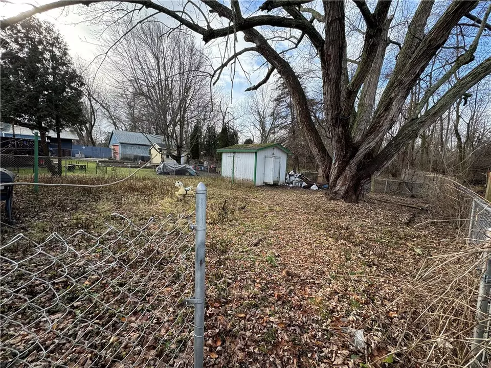 513 Wegman Rd, Gates, NY 14624 17 Photos Movoto