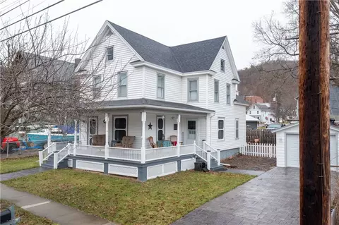 32 Liberty St, Urbana, NY 14840