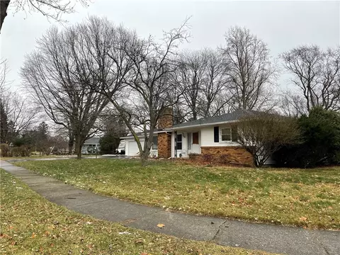 138 Pine Tree Lane Ln, Irondequoit, NY 14617