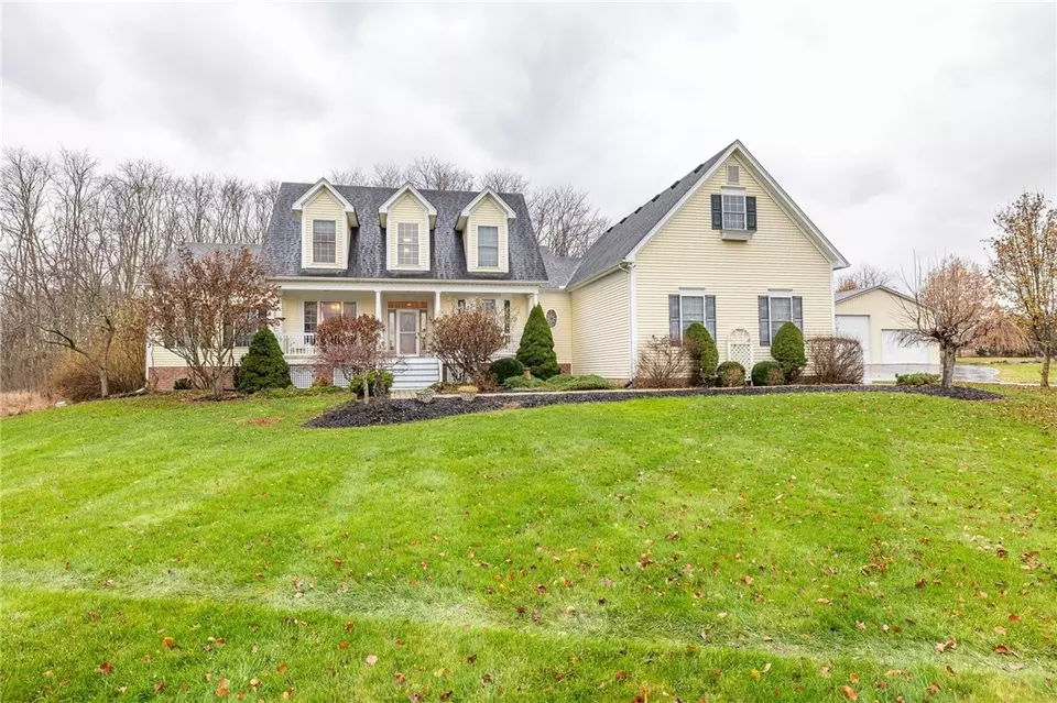 7630 Bromley Rd, Honeoye Falls, NY 14472 42 Photos Movoto