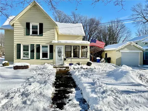 56 Bowery St, Ogden, NY 14559