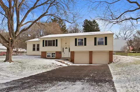 42 Winterset Dr, Rochester, NY 14625