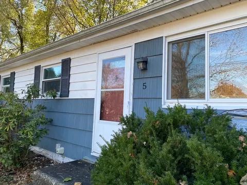 5 Erie Ln, Wappinger, NY 12590