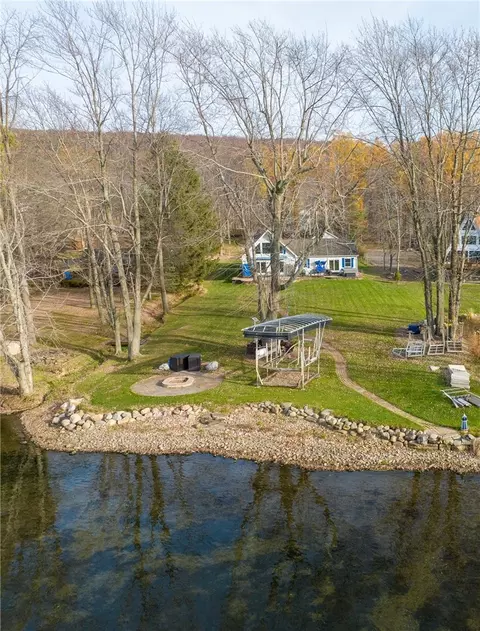 6160 E Lake Rd, Richmond, NY 14471