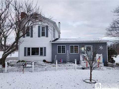 81 S State St, Ripley, NY 14775