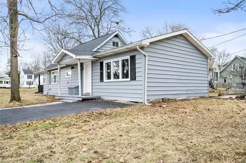540 Eaton Rd, Irondequoit, NY 14617 photo 2
