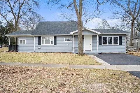 540 Eaton Rd, Irondequoit, NY 14617