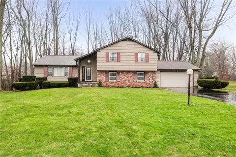 26 Old Ivy Cir, Chili, NY 14624