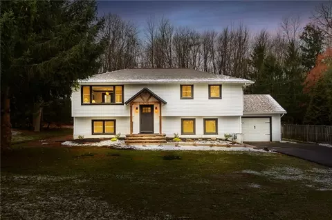 6733 Knickerbocker Rd, Ontario, NY 14519