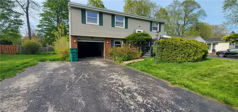 50 Donna Rd, Gates, NY 14606