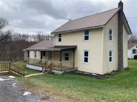 52 Margaret St, Torrey, NY 14441