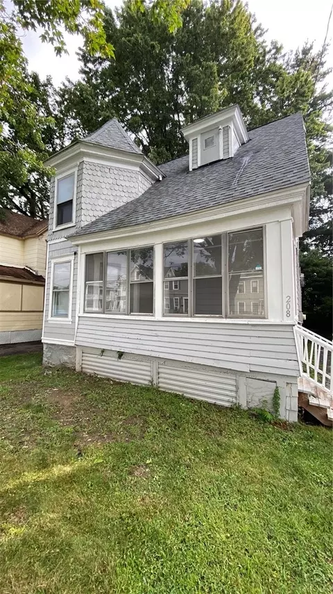 208 Helen St, Syracuse, NY 13203