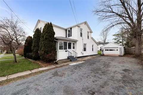 34 Bridge St, Seneca Falls, NY 13148