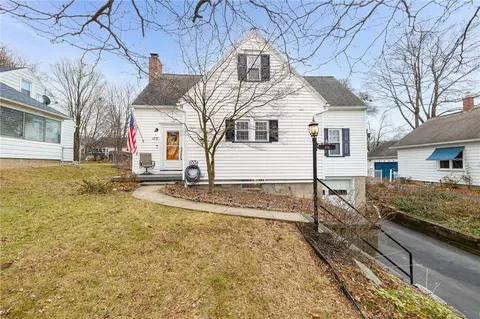 173 Worthington Rd, Irondequoit, NY 14622