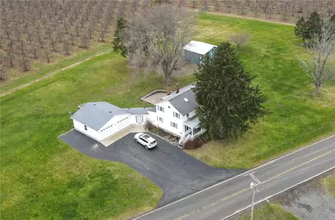 4244 Pearsall Rd, Williamson, NY 14589