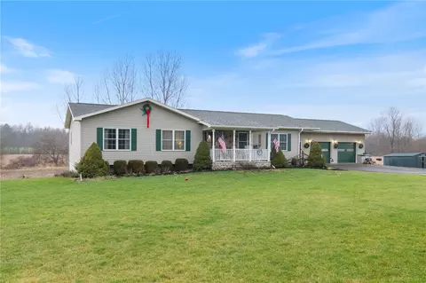 2405 State Route 414, Galen, NY 14433