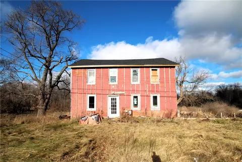 14909 Ridge Rd W, Gaines, NY 14477