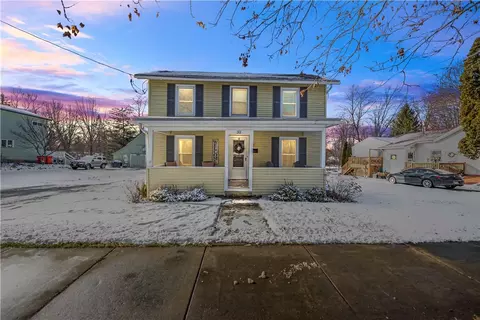 32 Pearl St, Clifton Springs, NY 14432