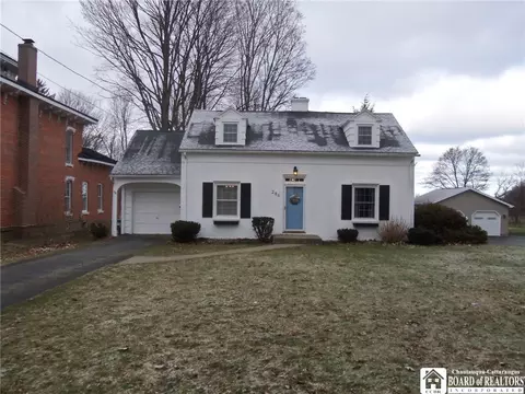 286 E Main St, Pomfret, NY 14063
