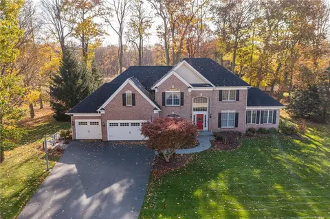 7 Loch Loyal Ct, Penfield, NY 14526