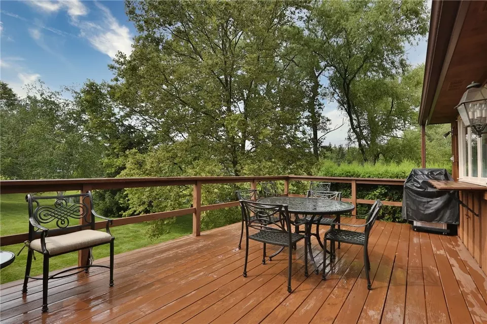 42 Tobey Brook Rd, Pittsford, NY 14534 37 Photos Movoto