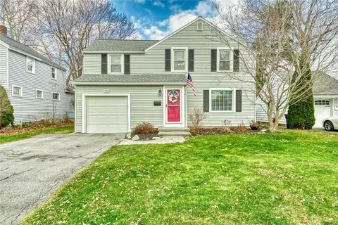 332 Harwick Rd, Irondequoit, NY 14609