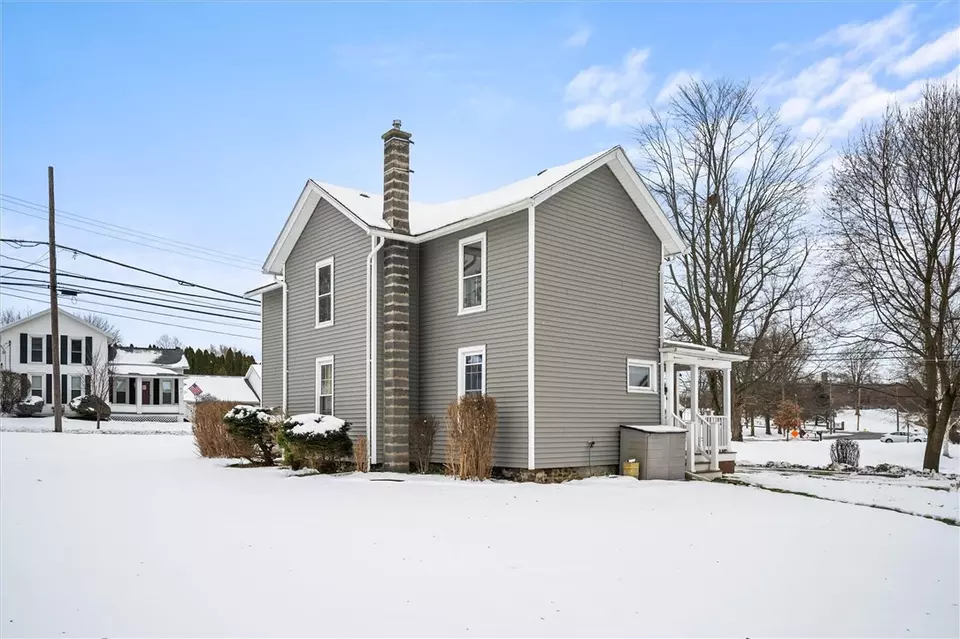 209 High St, Victor, NY 14564 35 Photos Movoto