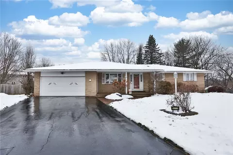 134 Granada Cir, Irondequoit, NY 14609