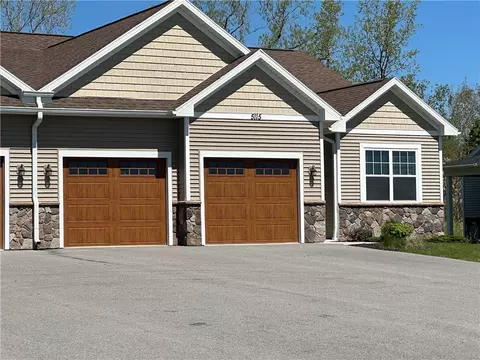 5115 Red Oak Ln #B, Batavia, NY 14020