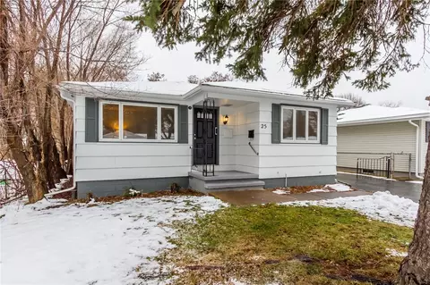 25 Leicestershire Rd, Rochester, NY 14621