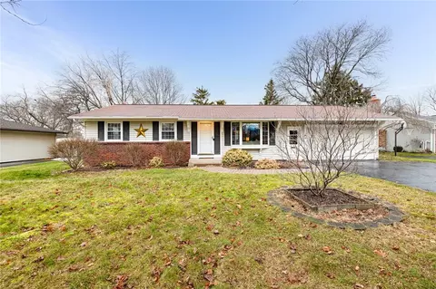 98 Centerwood Dr, Greece, NY 14616