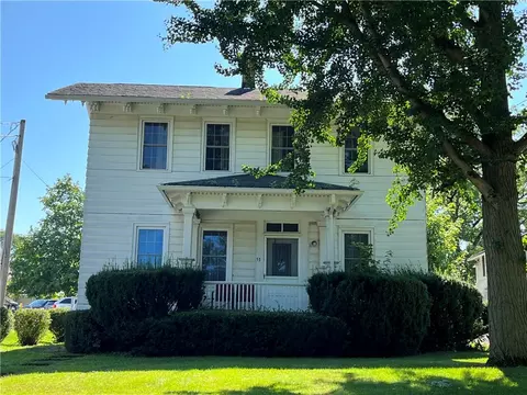 53 2nd St, Geneseo, NY 14454